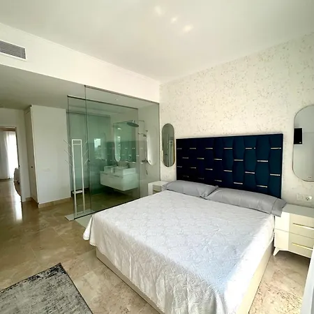 Luxury Sea View Apartment Estepona
